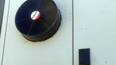 UEDAŞ, yoğun sıcaklıklar nedeniyle enerji yoğunluğu yaşanan bölgelerdeki trafolara fan