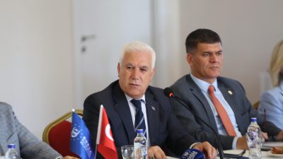 Bursa Büyükşehir Belediye Başkanı Mustafa Bozbey, turizm paydaşlarıyla bir araya
