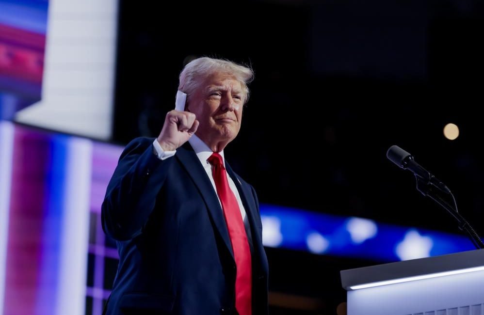 ABD’li Senatör Ron Johnson, ABD Başkan Adayı Donald Trump’a yönelik