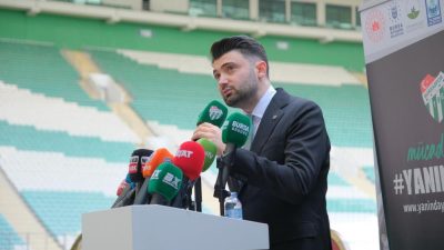Bursaspor Başkanı Enes Çelik, "İki aydır her şeyi bırakarak, maddi
