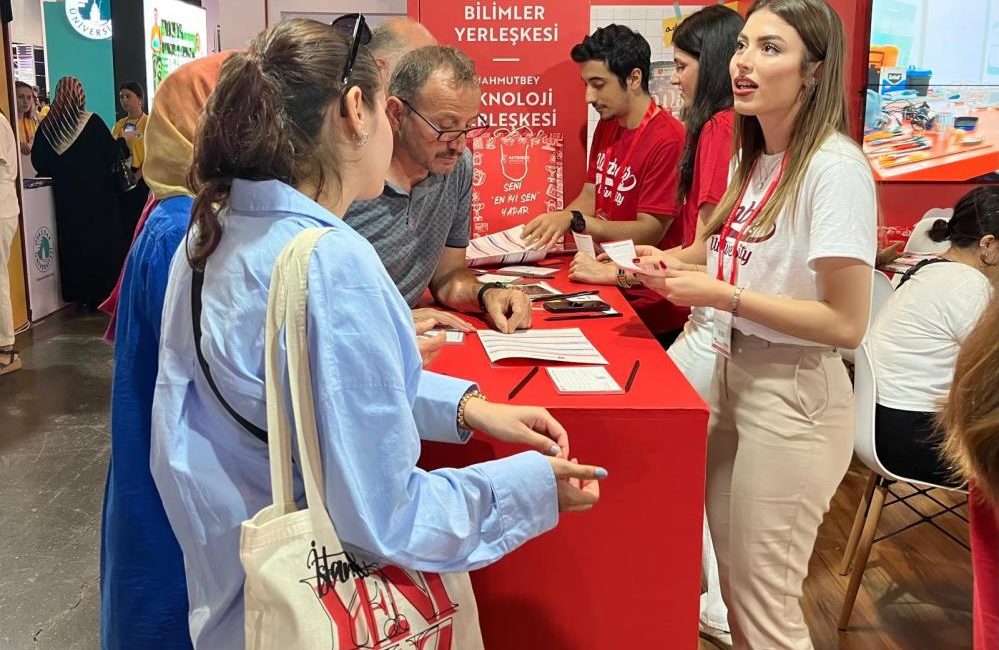 Üniversite tercih döneminde gençlere yardımcı olabilmek adına Öğretim Üyesi Doç.