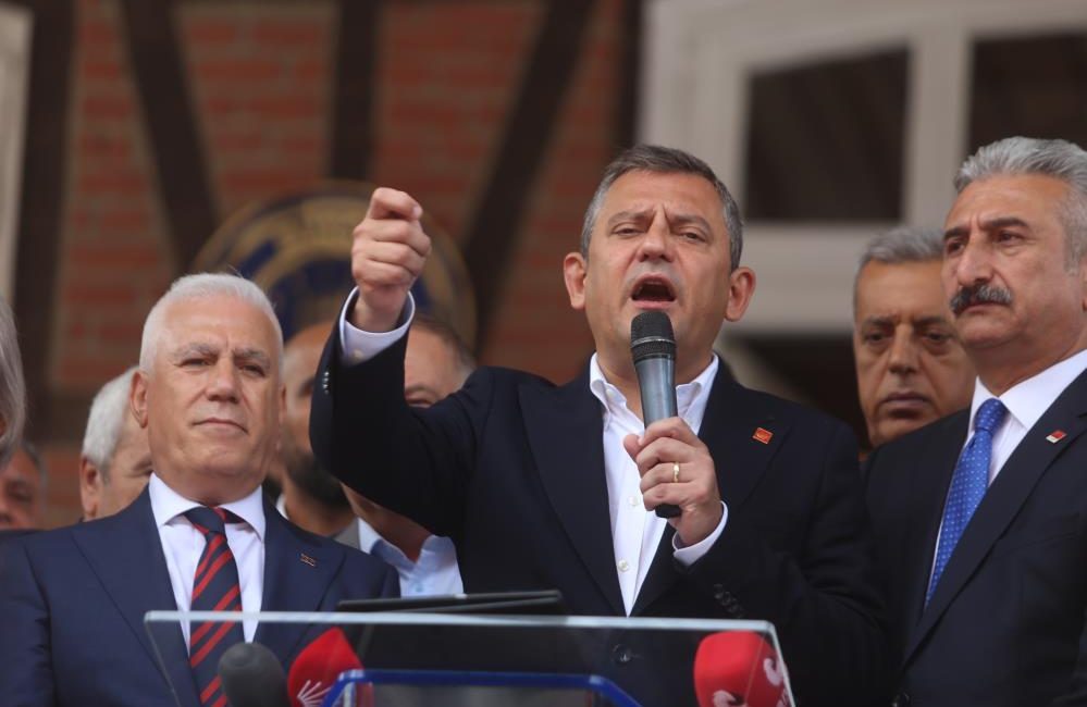 Chp genel başkanı özgür özel'in 3 günlük bursa programı başladı.