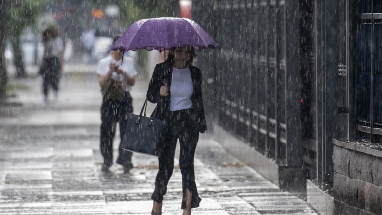 Meteoroloji'nin tahminlerine göre bugün yurdun birçok bölgesinde kuvvetli sağanak yağış