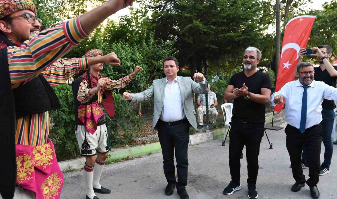 Osmangazi̇ beledi̇yesi̇ hayata geçi̇rdi̇ği̇ köyümüzde şenli̇k var projesi̇ i̇le müzi̇k,