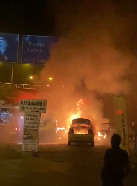 GEMLİK ÇEVRE YOLUNDA MEYDANA GELEN OLAYDA, TİCARİ TAKSİ SEYİR HALİNDEYKEN