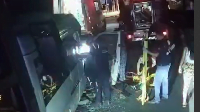 İnegöl'de Mezitlerde Kaza!  İki Minibüs Çarpıştı: 1 Ağır Yaralı,