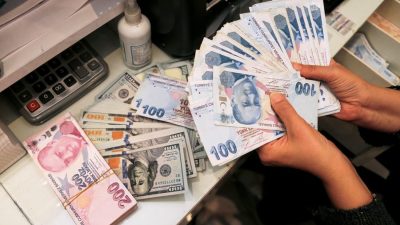Merkez Bankası'nın faizi yüzde 50 düzeyinde tutmasıyla birlikte bankalar da