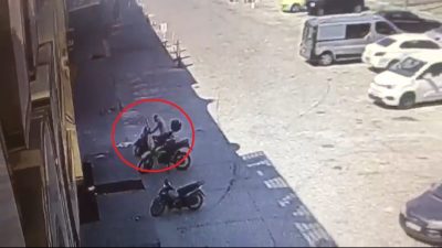 ÖNCE PAZARDA TEZGAHLARI GEZDİ, SONRA METROYA BİNİP MOTOSİKLET ÇALMAYA GİTTİ