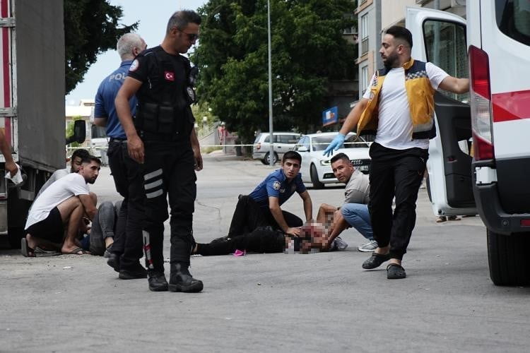 OLAY, DÜN MERKEZ OSMANGAZİ İLÇESİ BAĞLARBAŞI MAHALLESİ HARRAN SOKAK'TA MEYDANA