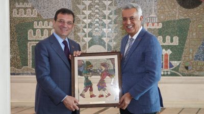  Bursa Büyükşehir Belediyesi Genel Sekreter Yardımcısı Mehmet Yıldız ve beraberindeki