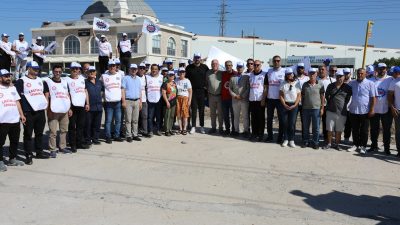 Sendikaya üye oldukları gerekçesiyle çıkarıldıkları iddia edilen işçilere destek gelirken,