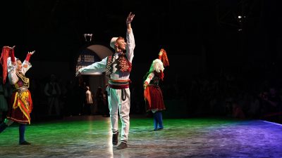 Osmangazi Belediyesi’nin destekleriyle bu yıl 18’incisi düzenlenen Uluslararası Balkan Festivali,
