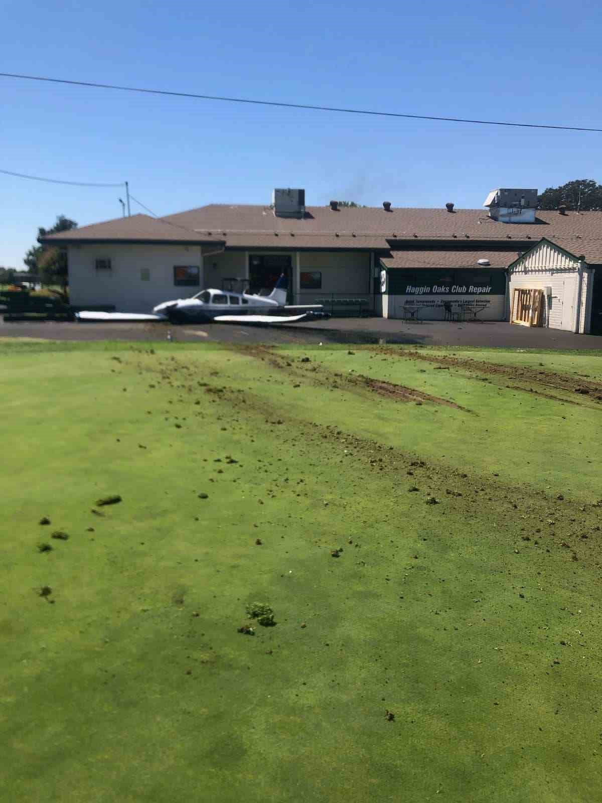 abdde kucuk ucak golf sahasina dustu f495e87