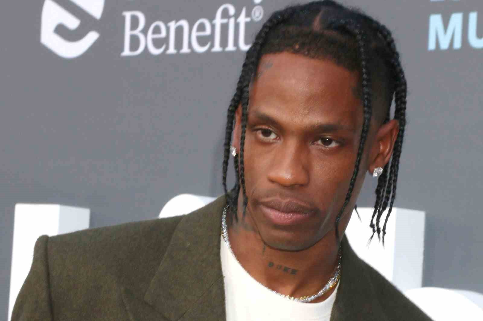 abdli unlu rapci travis scott pariste gozaltina alindi 7d5ff90