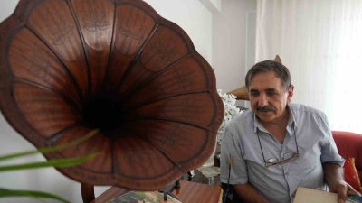 BURSA’DA YAŞAYAN EMİN ALTINSOY, EMEKLİ OLDUKTAN SONRA KÜÇÜK YAŞLARDAN BU