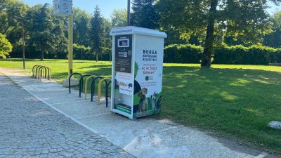 Bursa Büyükşehir Belediyesi, kentin farklı noktalarına yerleştirdiği ’mamamatik’ otomatlarıyla plastik,