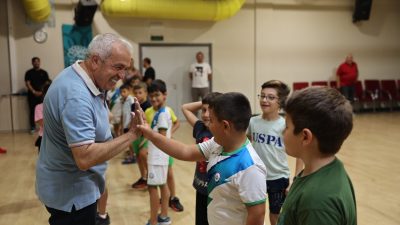 Nilüfer Belediye Başkanı Şadi Özdemir, Tam Gün Spor Okulları’nda eğitim