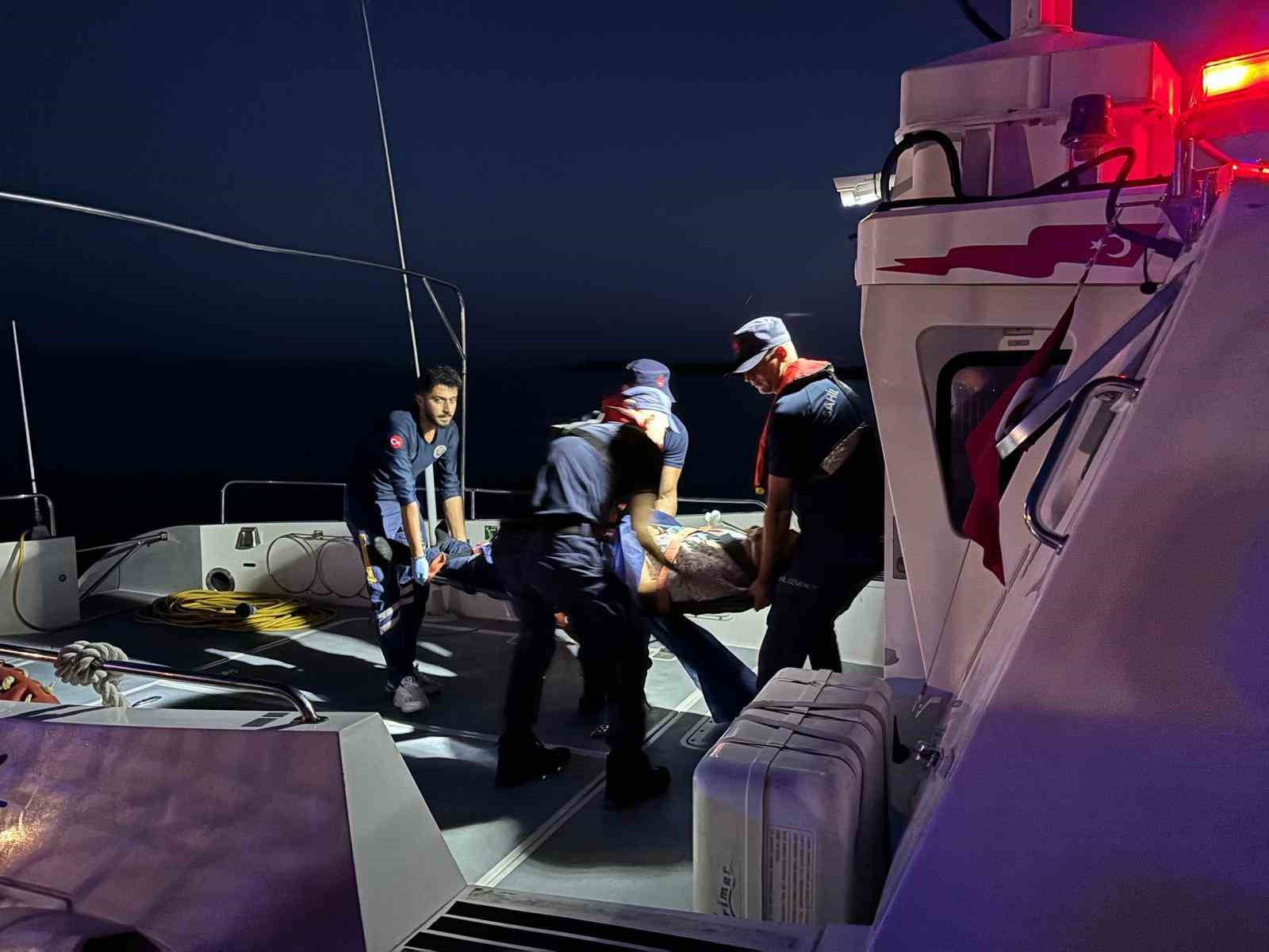 bozcaadada rahatsizlanan vatandas sahil guvenlik ekiplerince tahliye edildi 38a44a1