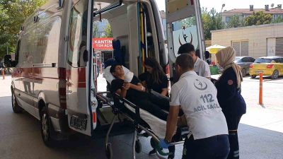 BURSA'NIN İNEGÖL İLÇESİNDE ELİNİ SALÇA MAKİNESİNE KAPTIRAN GENÇ YARALANDI.