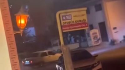 BURSA'DA SOKAK ÜZERİNDE DRİFT ATAN OTOMOBİL VATANDAŞI ÇİLEDEN ÇIKARDI
