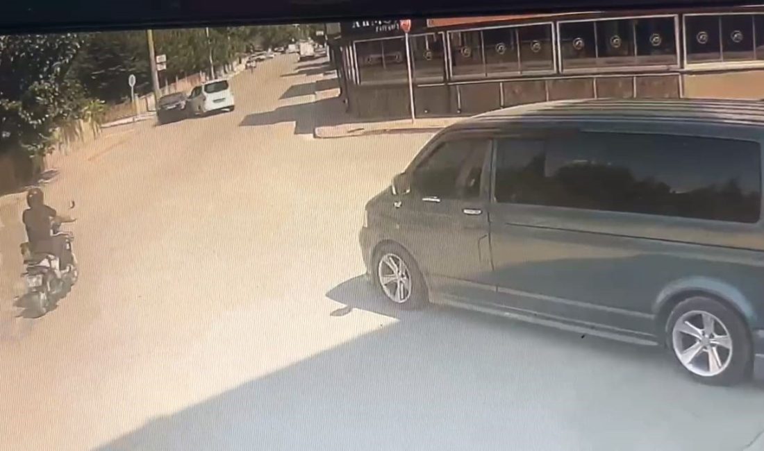 BURSA'NIN İNEGÖL İLÇESİNDE MEYDANA GELEN KAZADA KONTROLDEN ÇIKAN OTOMOBİL, HAFİF