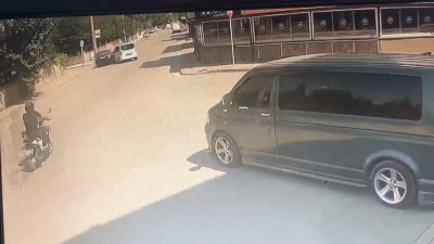 BURSA'NIN İNEGÖL İLÇESİNDE MEYDANA GELEN KAZADA KONTROLDEN ÇIKAN OTOMOBİL, HAFİF