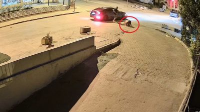 BURSA'DA SEVGİLİSİ OLDUĞU ÖNE SÜRÜLEN KİŞİ, KADINI ÖNCE ARAÇTAN AŞAĞI