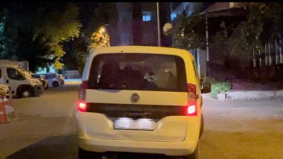 BURSA'DA ALKOLLÜ SÜRÜCÜ, POLİS EKİPLERİNİN DENETİMİ GÖRÜNCE AYAĞINI GAZDAN ÇEKMEDİ.