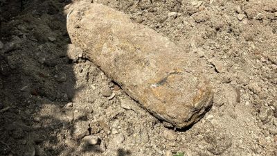 ÇEKYA'DA PETROL RAFİNERİSİNDEKİ İKİNCİ DÜNYA SAVAŞI'NDAN KALMA BOMBA PATLATILDI