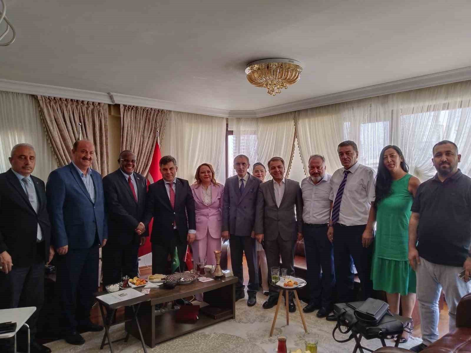 cevahiroglu turkiye ile zambiya arasinda ekonomik ve ticari iliskiler her gecen gun artmaktadir 54e8279