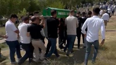 İNEGÖLLÜ İNŞAAT MÜHENDİSİ GENÇ BURSA OTOBANINDA GEÇİRDİĞİ TRAFİK KAZASINDA HAYATINI