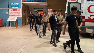 BURSA'NIN İNEGÖL İLÇESİNDE BİR EVDE GÜRÜLTÜ İHBARINA GİDEN POLİS EKİPLERİ,