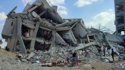 İSRAİL ORDUSU, ÇEKİLDİĞİ DEİR EL-BALAH KENTİNİN DOĞUSUNDA BÜYÜK YIKIMA YOL