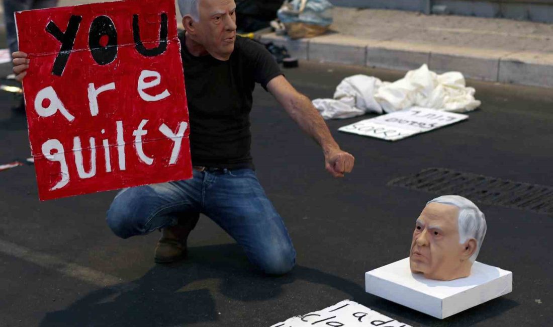 İSRAİL’DE NETANYAHU’YA TEPKİLER BÜYÜYOR: “DEVLETİN SABOTAJCISI”