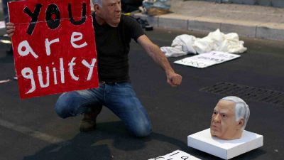 İSRAİL’DE NETANYAHU’YA TEPKİLER BÜYÜYOR: “DEVLETİN SABOTAJCISI”