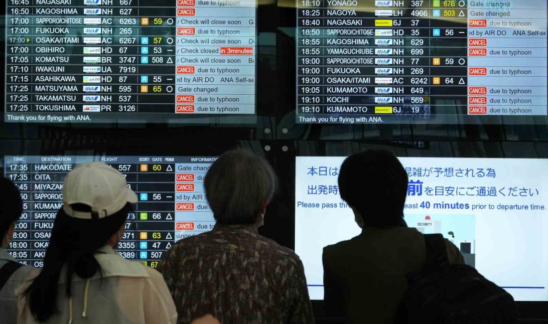 JAPONYA'DA ETKİLİ OLAN SHANSHAN TAYFUNU NEDENİYLE 4 KİŞİNİN HAYATINI KAYBETTİĞİ