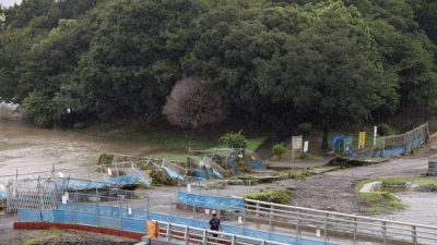 JAPONYA'YI VURAN SHANSHAN TAYFUNU NEDENİYLE HAYATINI KAYBEDENLERİN SAYISI 6’YA, YARALANANLARIN