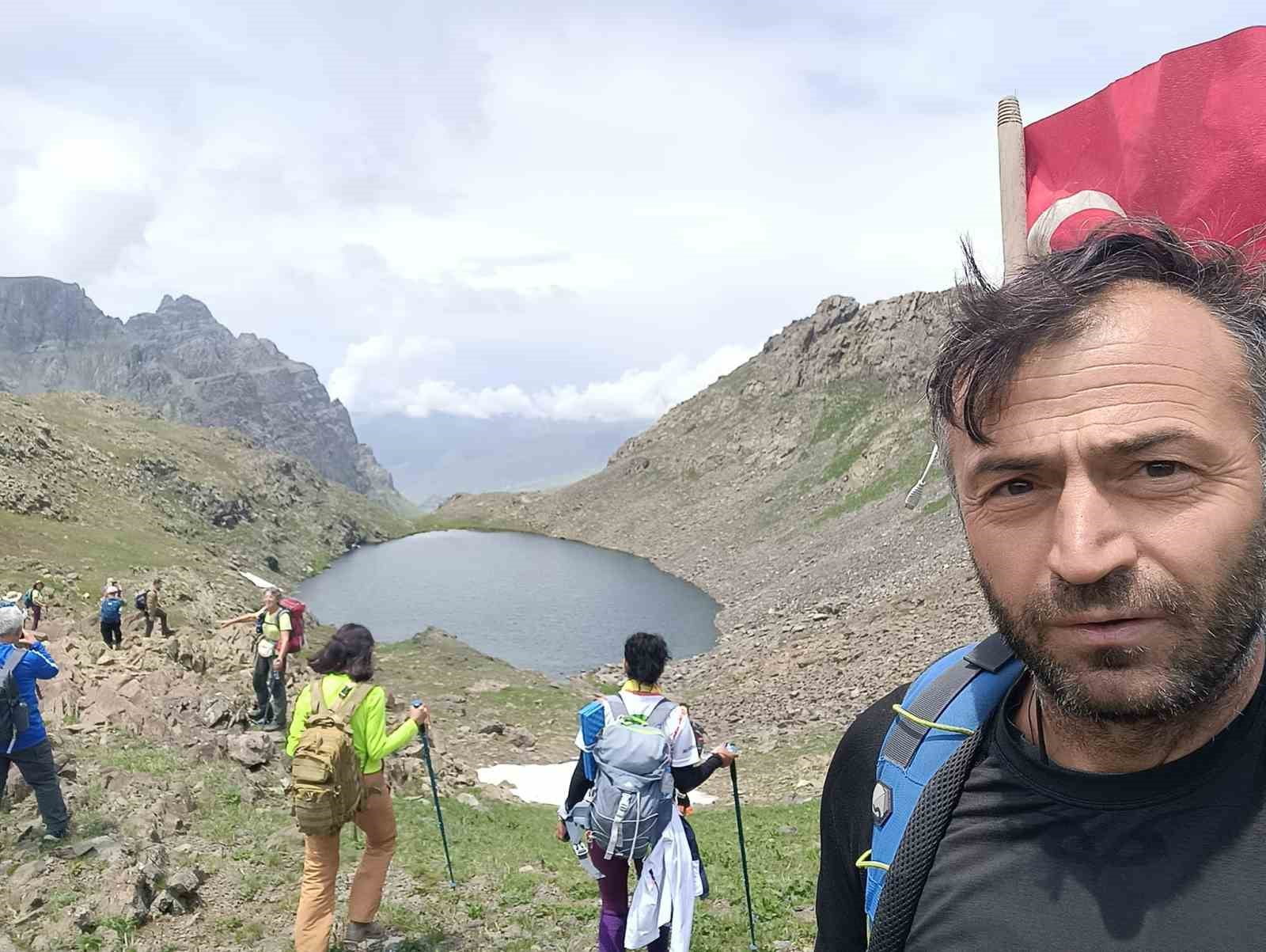 kackar daglarinda kar uzerinde doga yuruyusu ac23b95