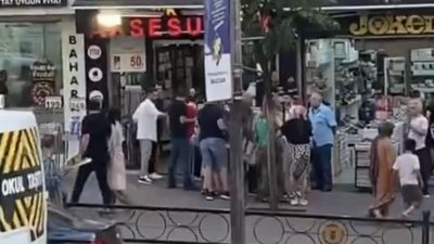 KAVGAYA TUTUŞAN KADINLAR CADDEYİ BİRBİRİNE KATTI