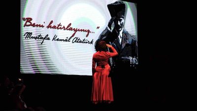 OSMANGAZİ BELEDİYESİ, 30 AĞUSTOS ZAFER BAYRAMI KUTLAMALARI KAPSAMINDA, MÜZİSYEN VE