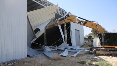 Nilüfer Belediyesi ekipler, Çalı Mahallesi’nde bulunan bin 500 metrekarelik bir