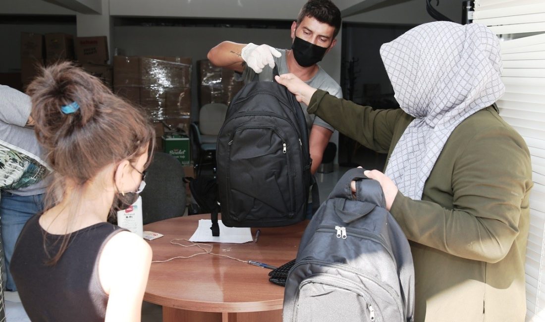 Nilüfer Belediyesi, ilk ve ortaöğretimde öğrenim gören çocuklara kırtasiye malzemesi