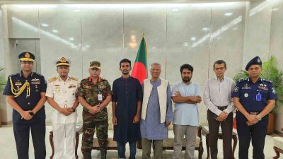 NOBEL BARIŞ ÖDÜLLÜ MUHAMMED YUNUS (ORTADA), "ÖĞRENCİLERİMİZ BİZE HANGİ YOLU