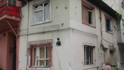 OSMANGAZİ BELEDİYESİ, İNTİZAM MAHALLESİ’NDE VATANDAŞLARIN CAN GÜVENLİĞİNİ TEHDİT ETMESİNİN YANI