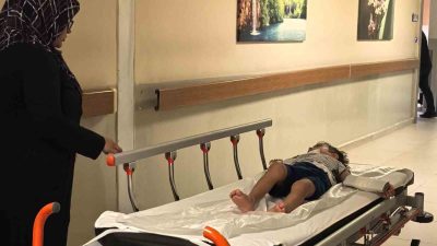 BURSA'NIN KESTEL İLÇESİNDE TEK KATLI EVİN PENCERESİNDEN DÜŞEN 5 YAŞINDAKİ