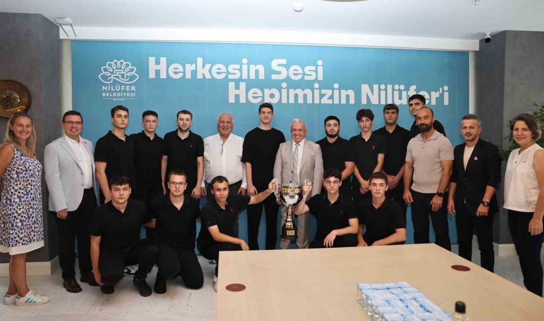 023-2024 SEZONU HENTBOL YILDIZ ERKEKLER TÜRKİYE ŞAMPİYONU OLAN NİLÜFER BELEDİYESPOR