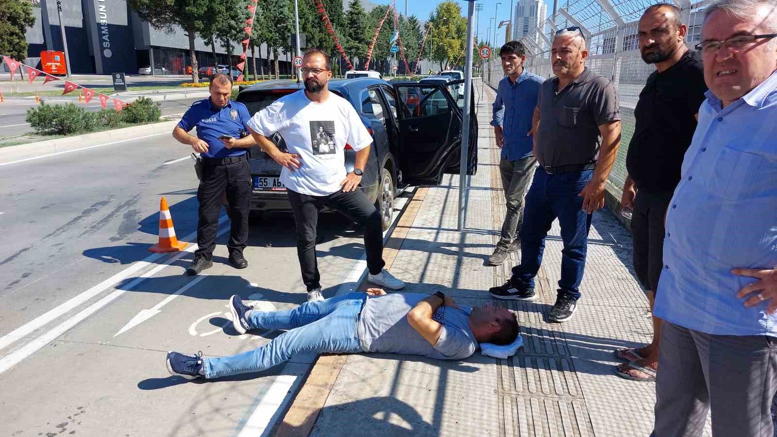samsunda dolmus ile carpisan otomobilin surucusu hastanelik oldu 3016884