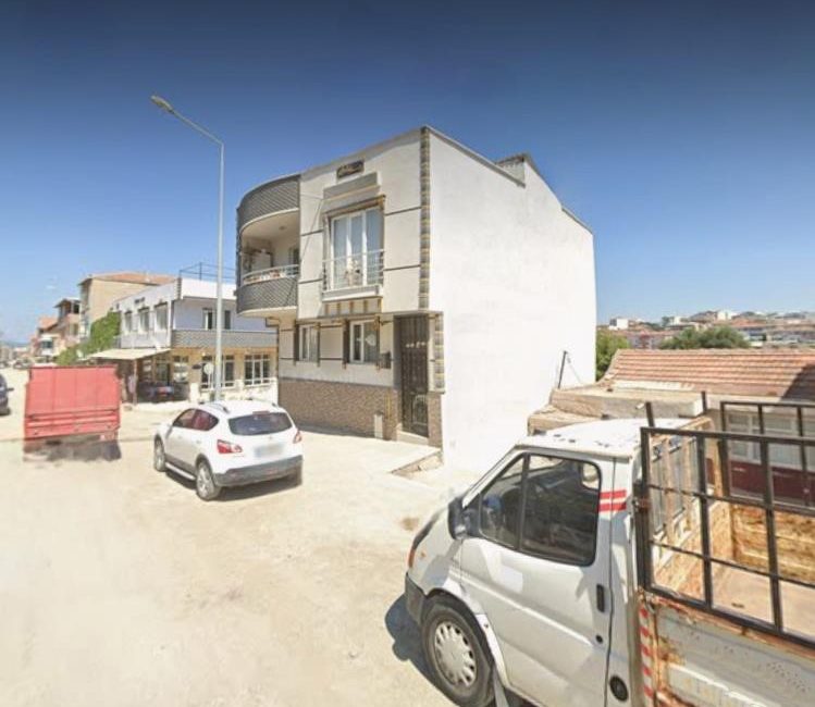 BURSA’NIN KARACABEY İLÇESİNDE BİR KİŞİ, SİLAH İLE OYNADIĞI SIRADA KAZA
