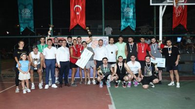 NİLÜFER BELEDİYESİ'NİN 30 AĞUSTOS ZAFER BAYRAMI KUTLAMALARI KAPSAMINDA ÜNİVERSİTE ÖĞRENCİLERİ