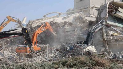 HATAY'DA MAHKEME SÜRECİ SONA EREN BİNALARIN YIKIM VE ENKAZ KALDIRMA